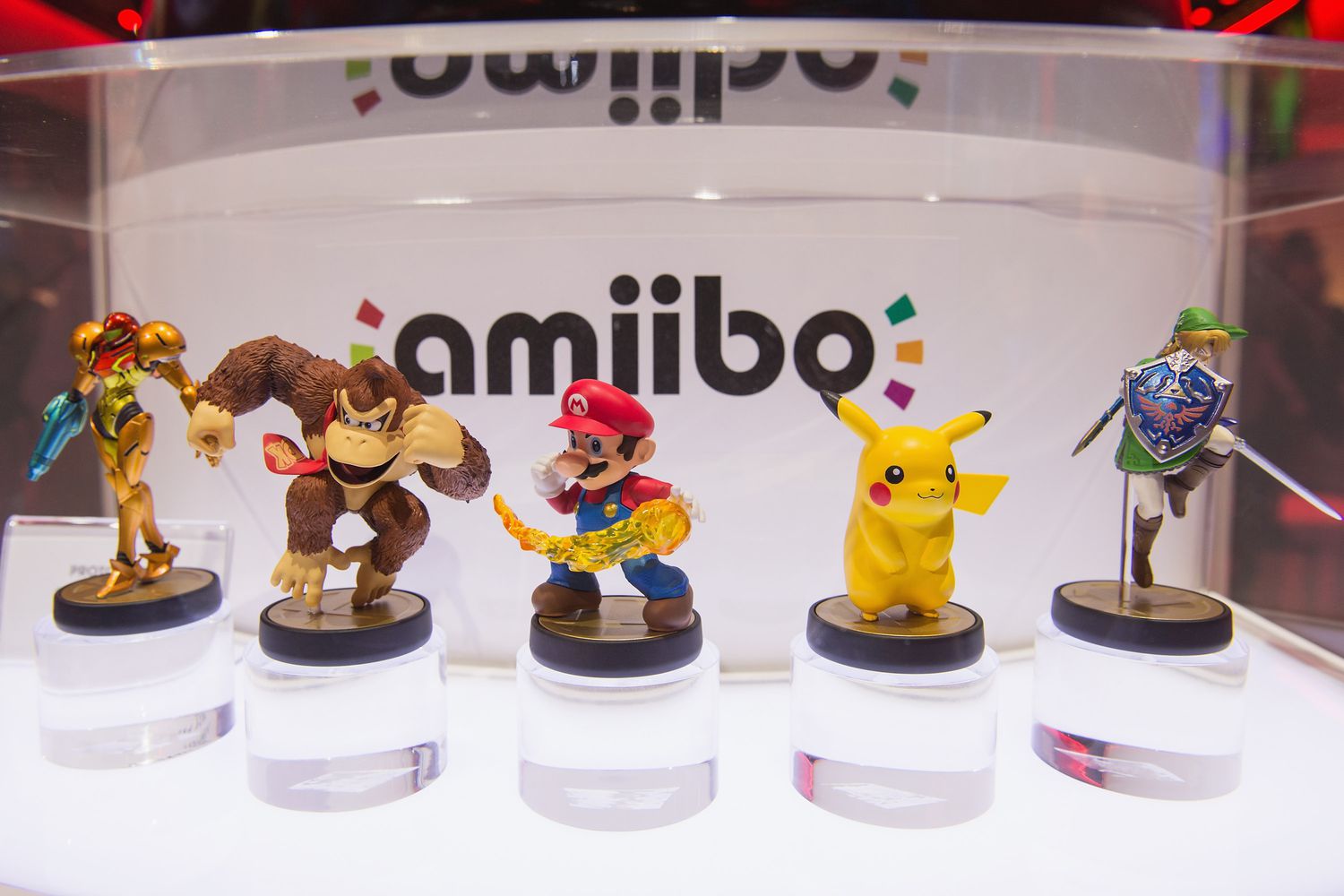 アマゾンと任天堂は、偽のamiiboと任天堂の製品の売り手に対する700万ドル以上の訴訟を求めています